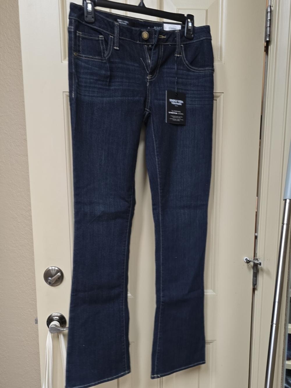 Vera Wang Dark Blue Women's Jeans,size 4